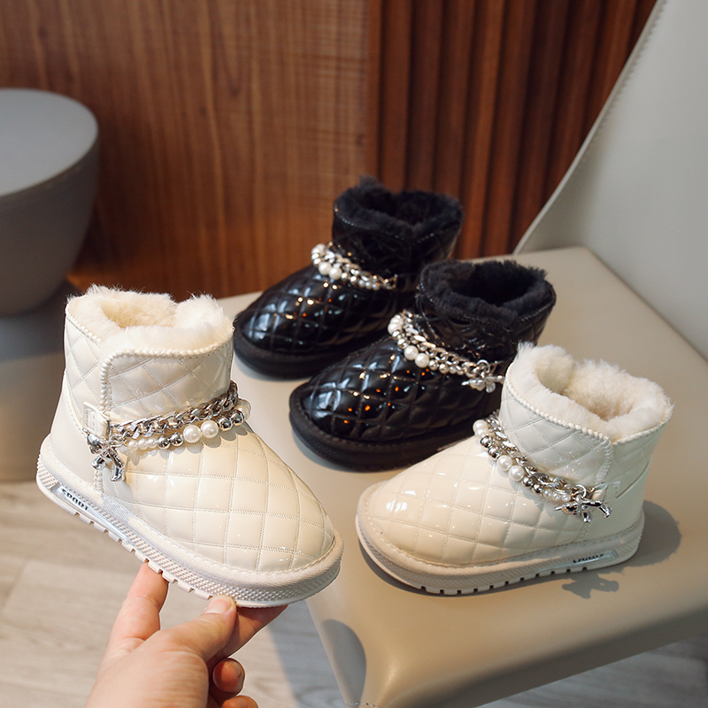 รองเท้าหิมะสำหรับสาว ๆ2022ฤดูหนาวใหม่ Pearl Princess Cotton Boots เวอร์ชั่นเกาหลีเด็กขนแกะหนาอบอุ่นรองเท้าผ้าฝ้ายขนาดใหญ่