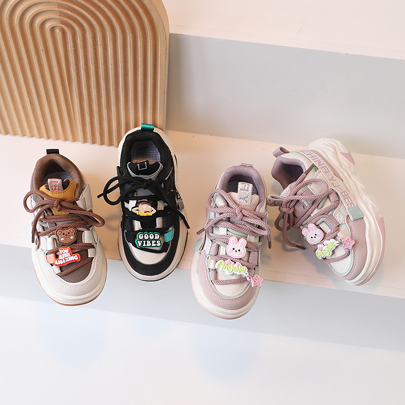 Giày thể thao trẻ em Xuân Thu phong cách mới Hàn Quốc phim hoạt hình cô gái daddy giày bé trai giải trí Ban giày bán buôn gấu con thỏ phim hoạt hình ren-up