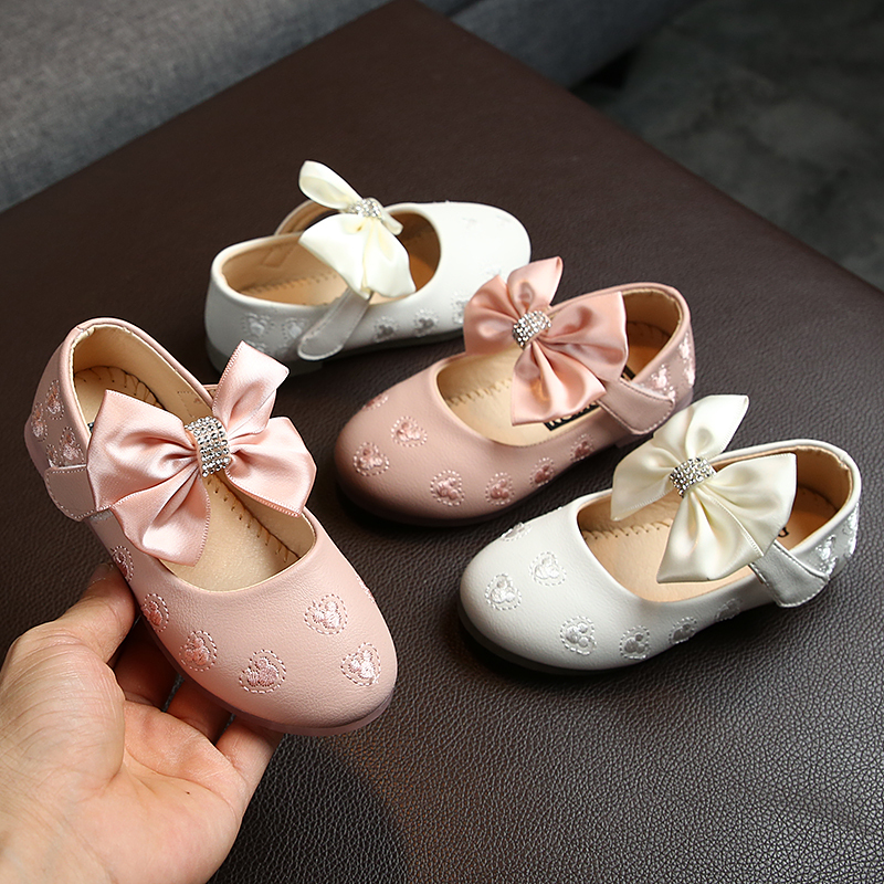 Cô gái Rhinestone lụa vải Bowknot giày da nhỏ cho trẻ em sequin giày công chúa sinh viên thêu khiêu vũ biểu diễn giày ngoại thương duy nhất giày bán buôn
