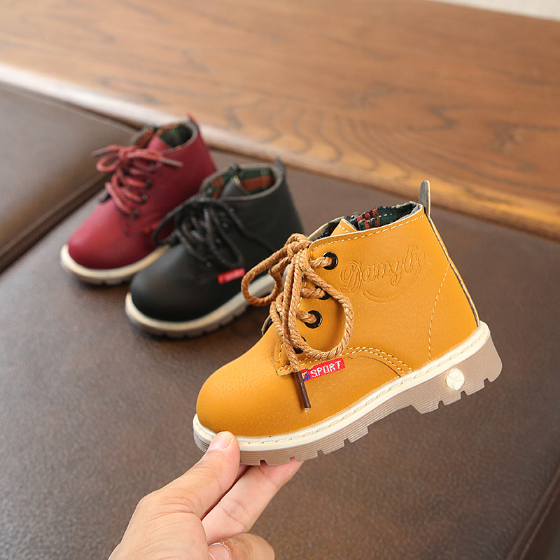 Autumn and winter children's small leather shoes with lace up British style boys' big toe leather shoes, children's soft soled cotton boots, winter Martin boots, one-piece dropshipping, cross-border year-round supply of big toe boots